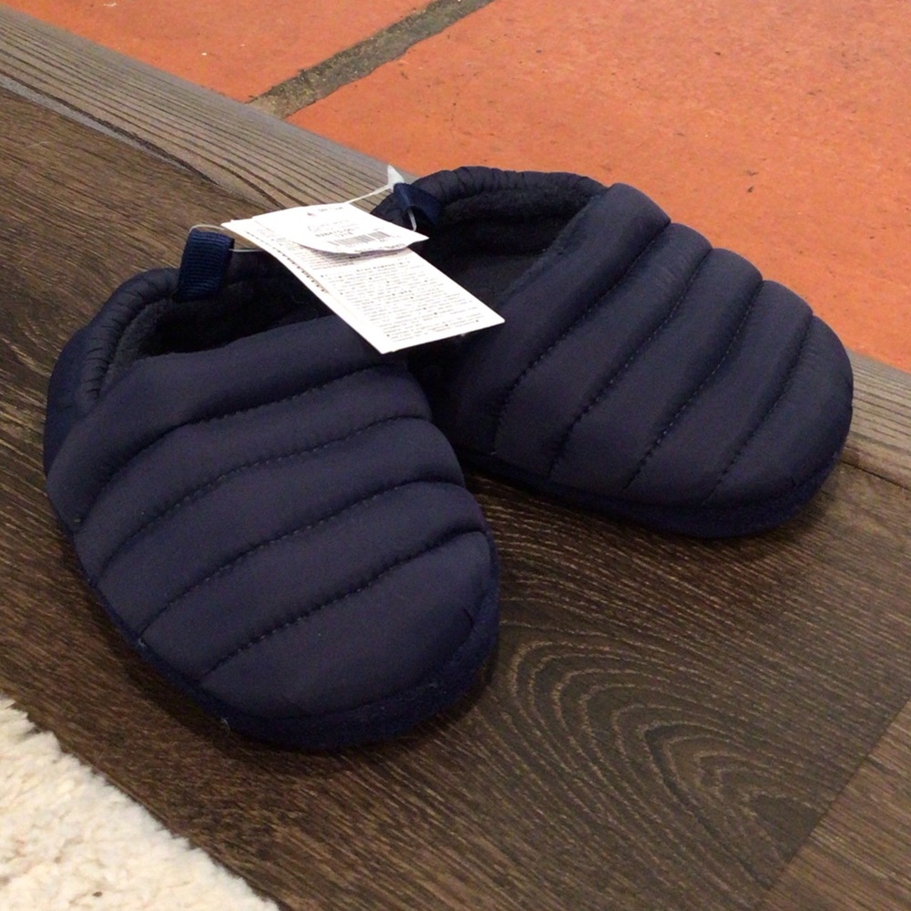 Baby gap puffer slippers